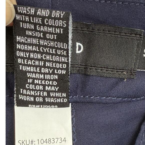 Torrid Womens 18 Cuffed Stretch Shorts Dark Blue Classic Staple Capsule Wardrobe - Picture 5 of 7